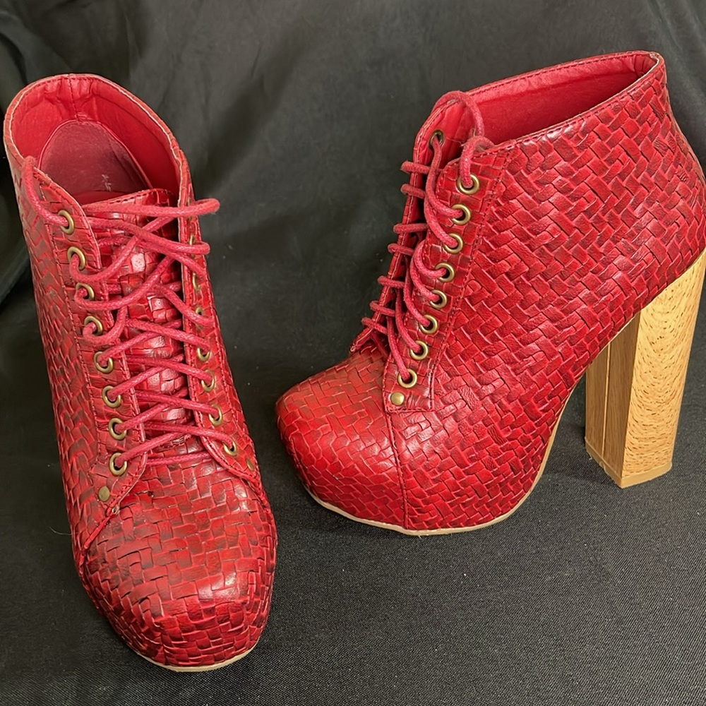 Shoedazzle Abbie Red Basket Weave Platform Ankle Boots, size 5.5
